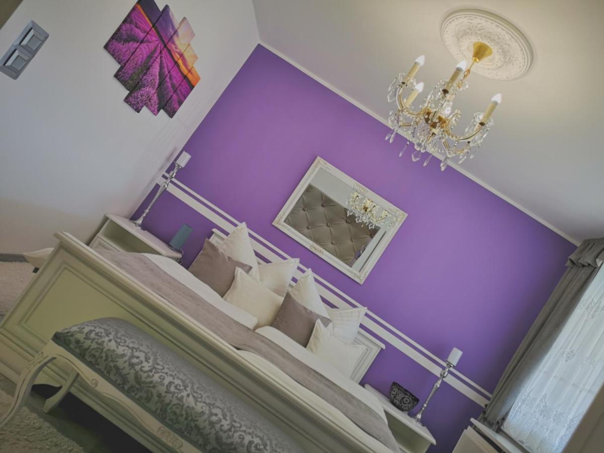 Anna Panzio Bed & Breakfast Herend Exterior photo